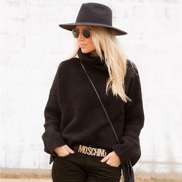 Moschino Gold Logo Buckle Black Leather Belt Size 75 NWT Sleek Black main image 16